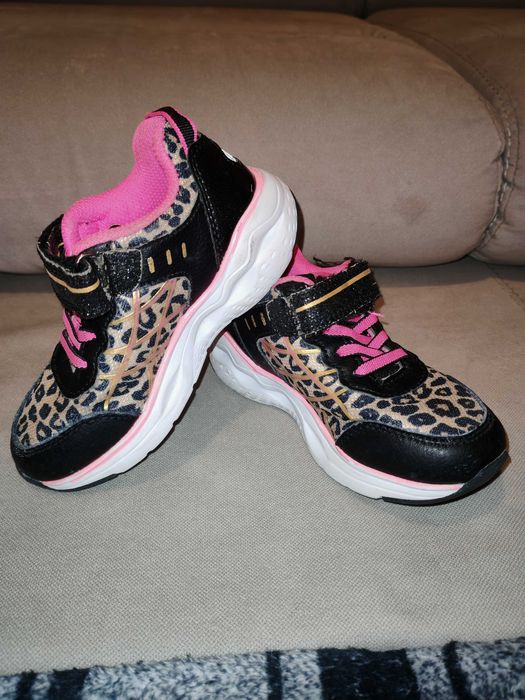 Pantofi sport cu luminite - marimea 26