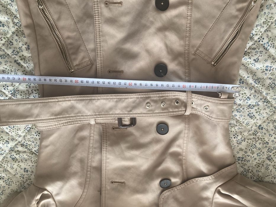 Шлифер Zara , подходящ за пролет и есен.