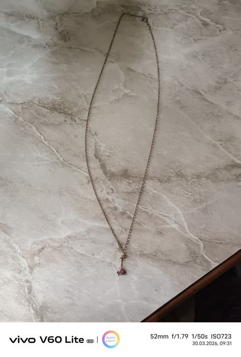 Продаётся тоненькая цепочка с кулоном. Пр 585 гр 5 05 . Россия