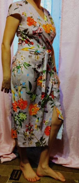 Платье нарядное, 44 - 46 размер,