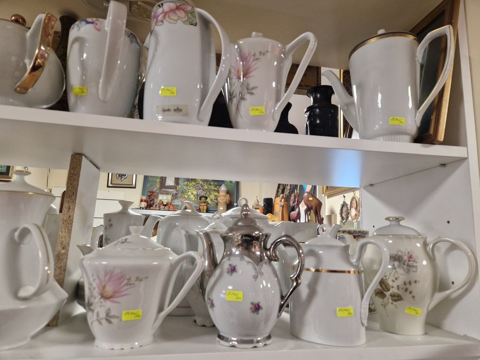 Разпродажба кани и супници