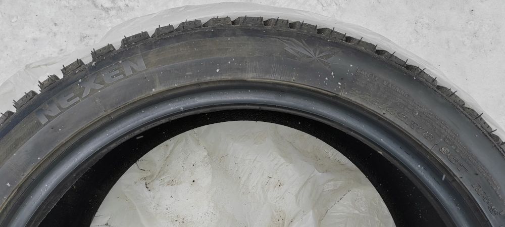 Продам шипованные шины