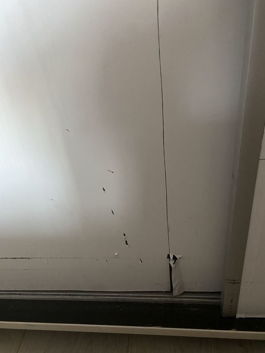 Dulap 221x200x60 (HxLxA), usi glisante, SH, negru cu alb