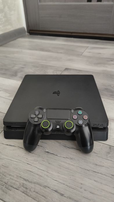 PlayStation 4 Slim ( Ps 4) + controller