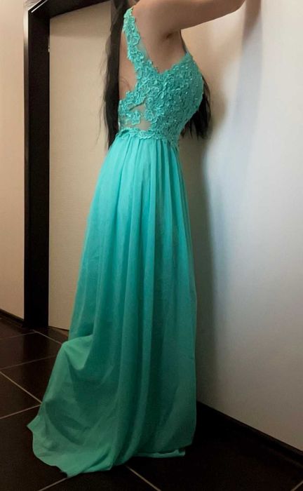 Официална рокля с гол гръб