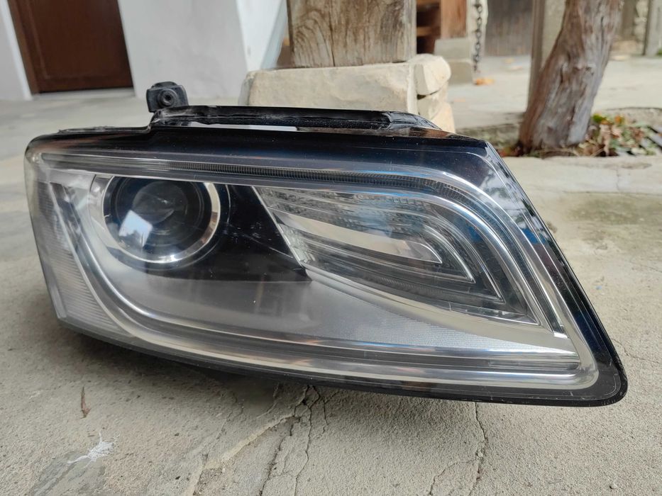Фар Audi Q5 Bi-Xenon LED Face десен / Фар Ауди Кю5 ксенонов Оригинален