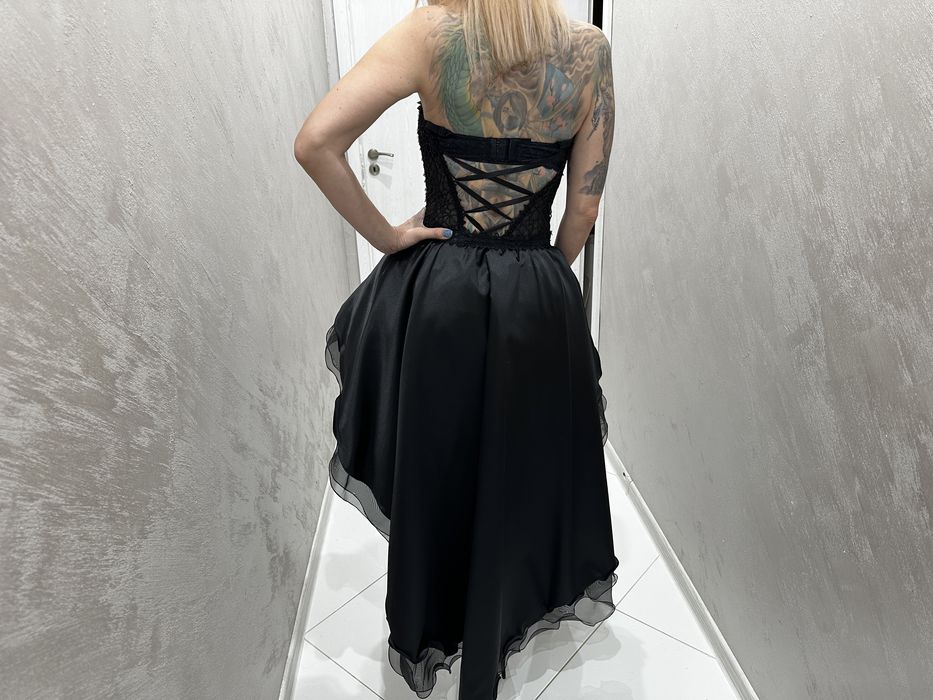 Продавам бална рокля