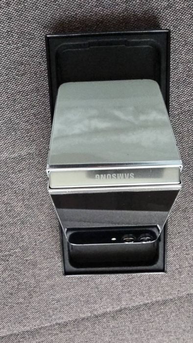 Samsung Flip 5 mint