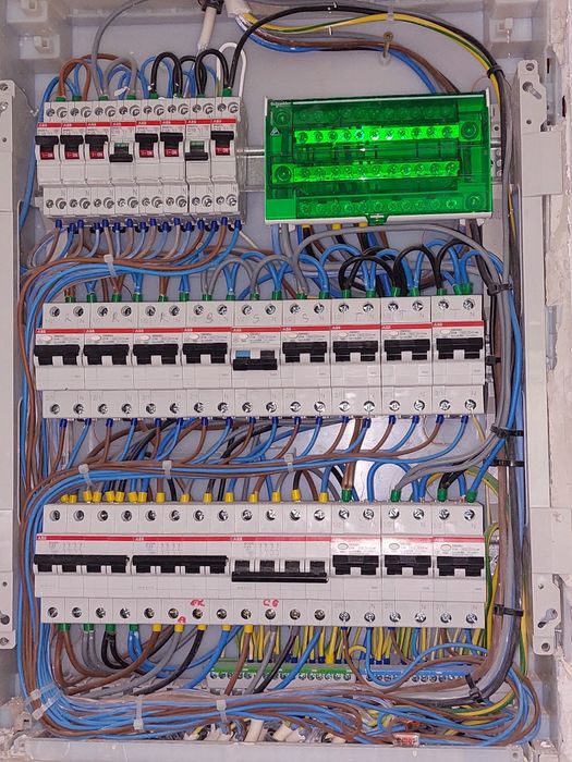 Electrician autorizat