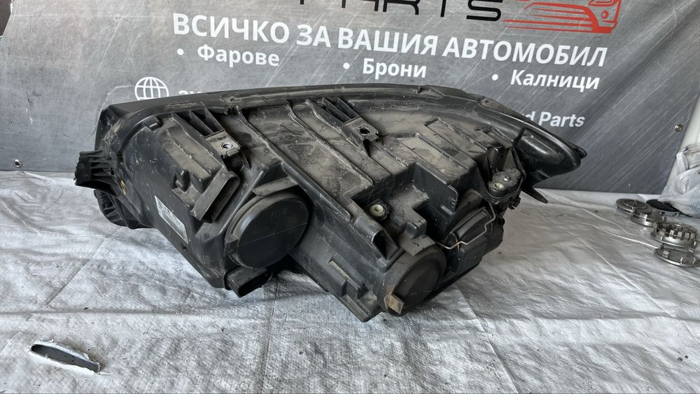 4 броя десен и 2 броя ляв фар VW Transporter T6 (2015-2024)