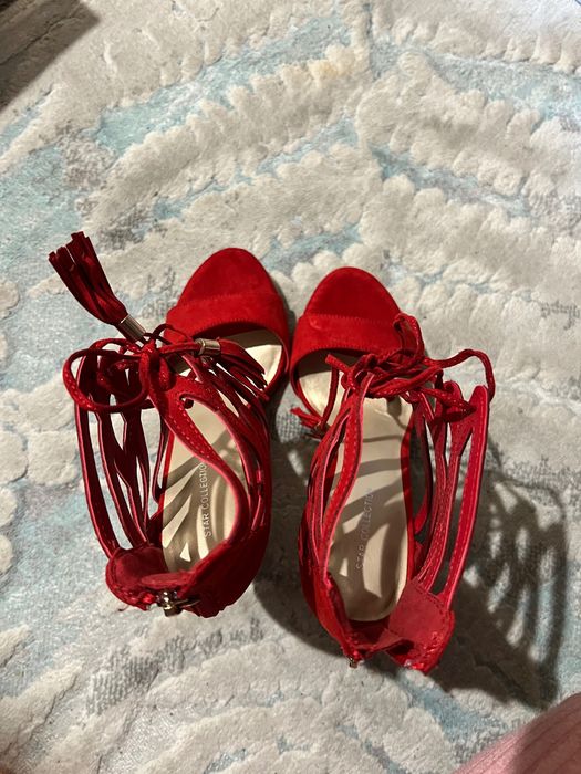 Sandale noi colecția Star Collection Deichmann mărimea 37