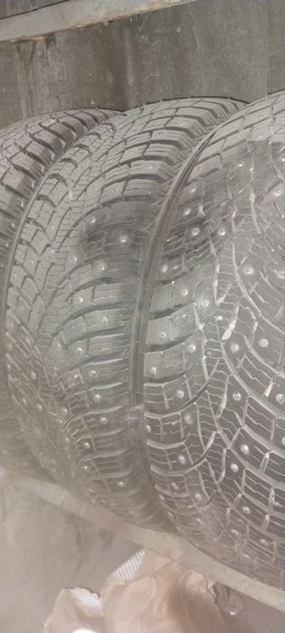 Продам б/у зимнюю резину