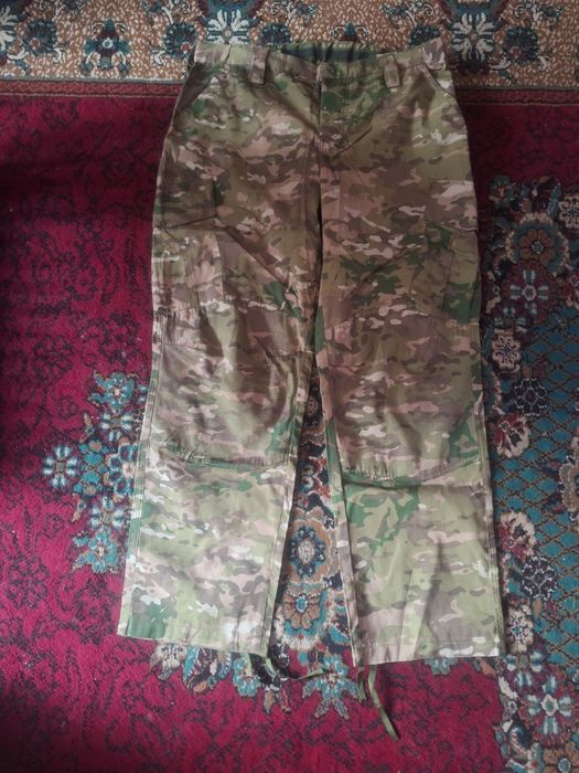 Harbiy formalar va sapoglar sotiladi