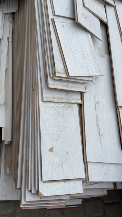 Продам б/у-шный ламинат