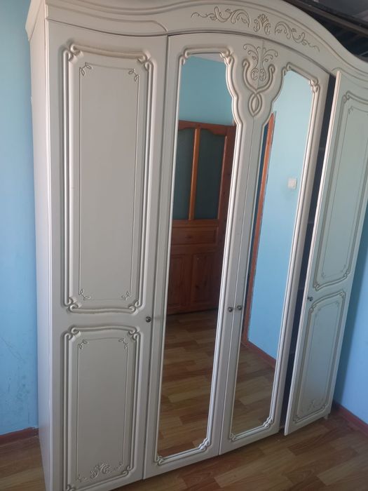 Шкафы отдам даром