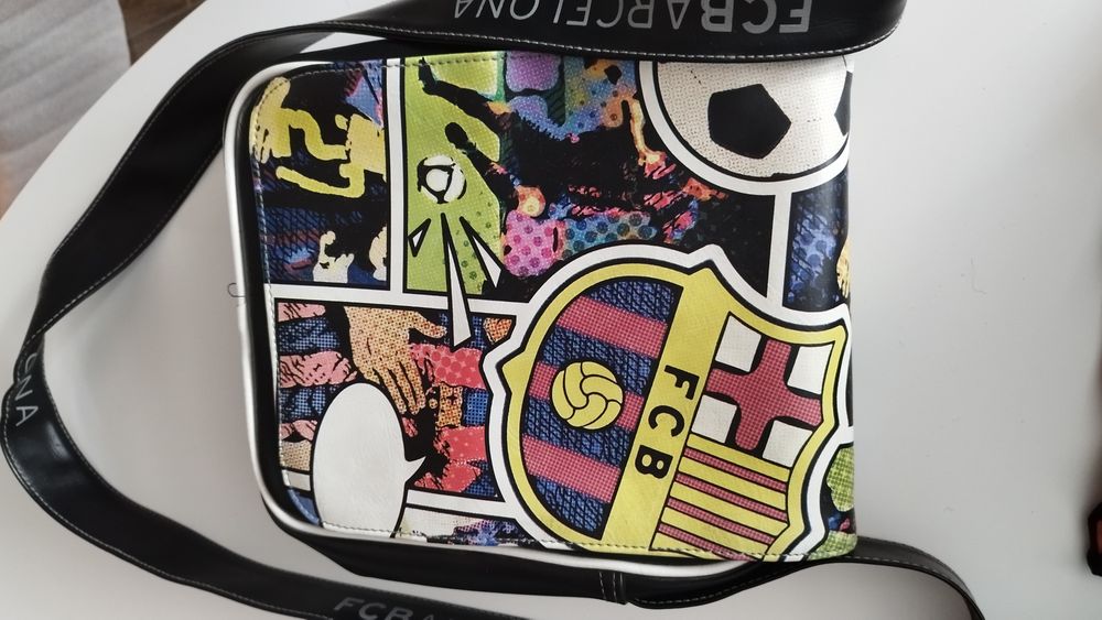 Кожена чантичка Барселона