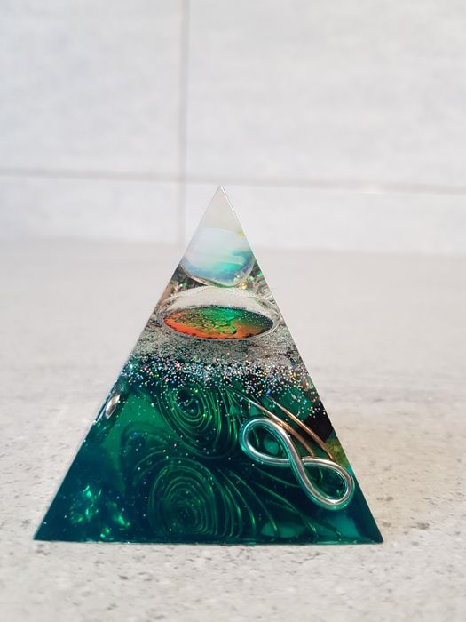 Piramida orgonica pt atragerea dragostei