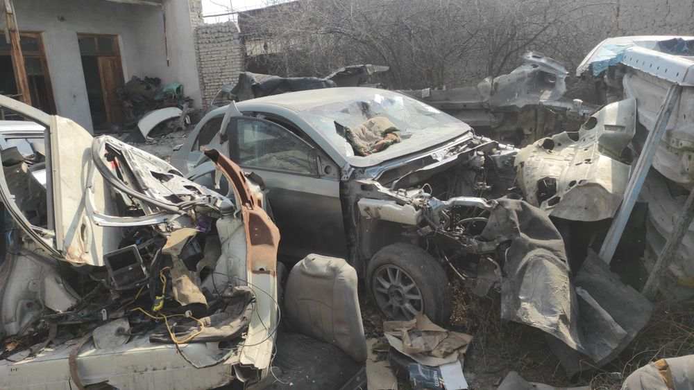 Yangi va rabochik Kuzov va barcha qismlari