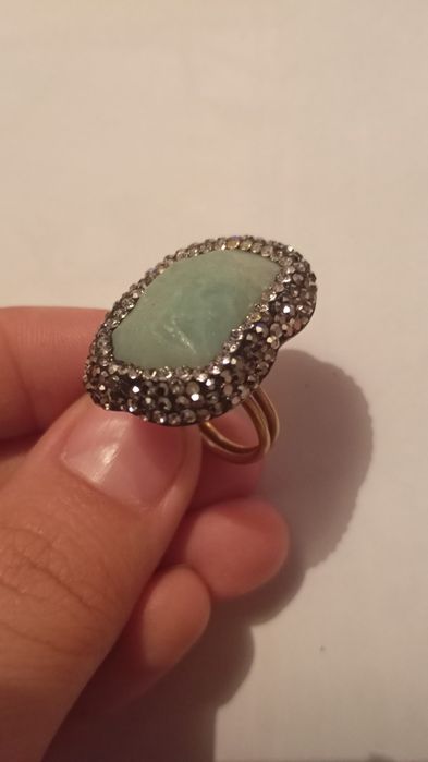 Продам винтажные украшения.