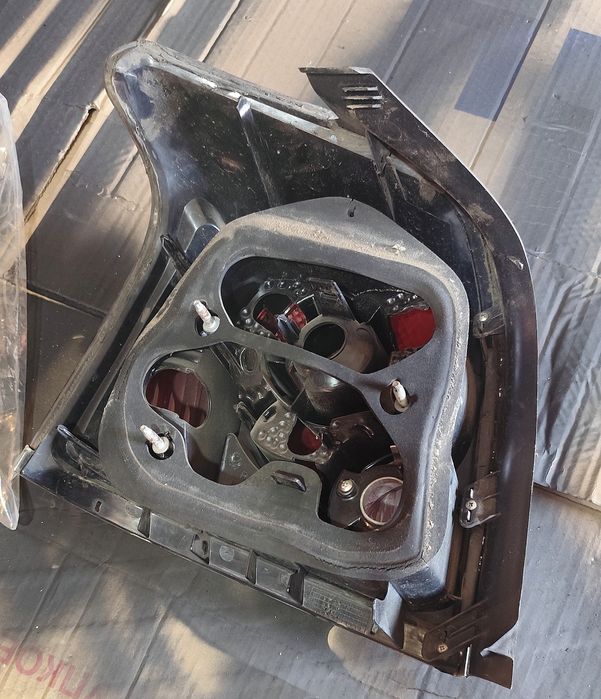 Продам фанарь задний