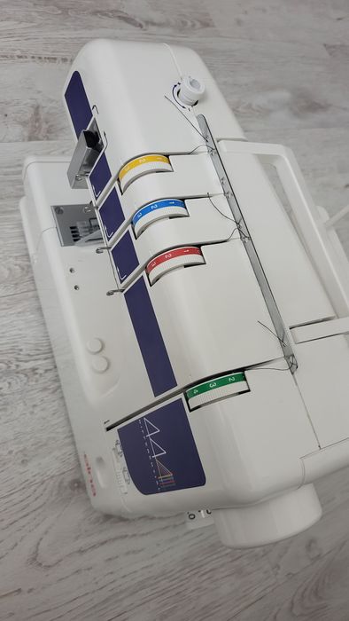 Продается распошивальная машинка Elna 444