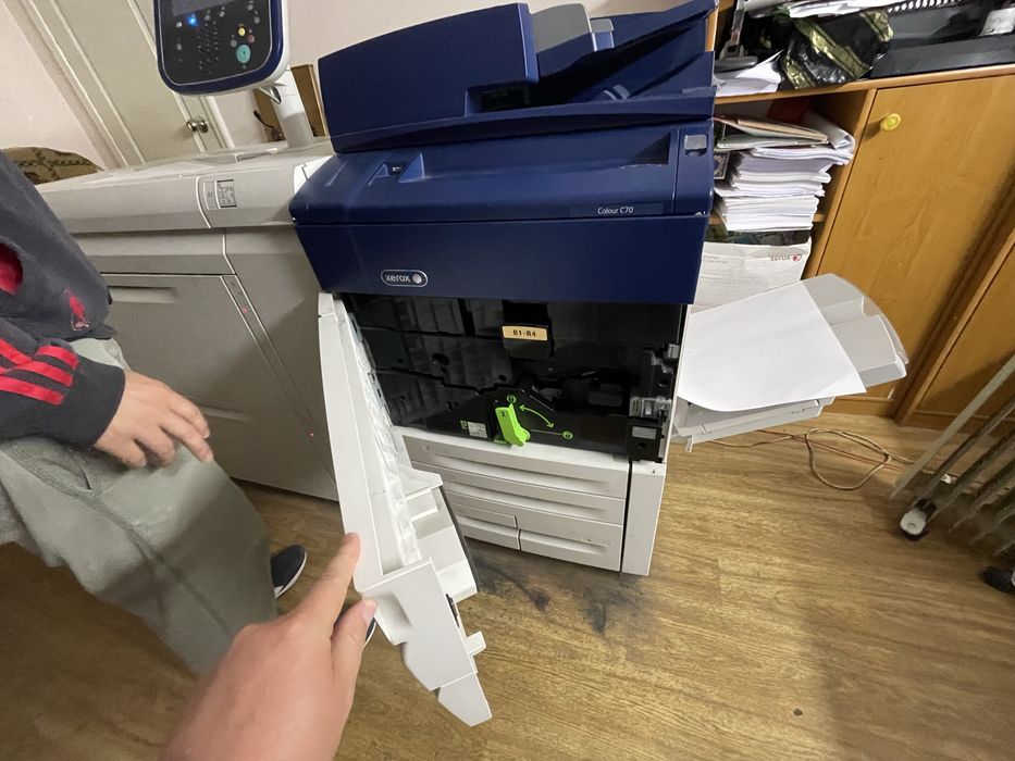 Продаётся профессиональное МФУ Xerox C70