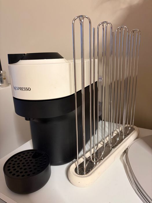 Кафемашина Nespresso Vertuo Pop с органайзер за капсули