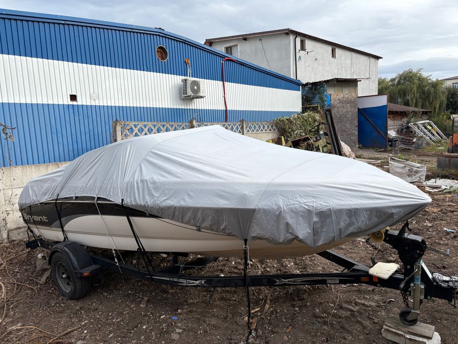 Vând o barcă Bowrider 2008 BRYANT 190 DC cu Mercruiser 4.3 MPI cu Peridoc +40721780984 ALIN