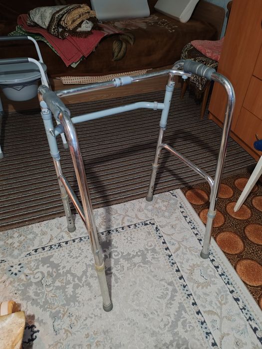 Отдам даром ходунки
