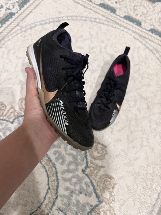 Сороконожки Nike air 43 размер в идеальном состояании