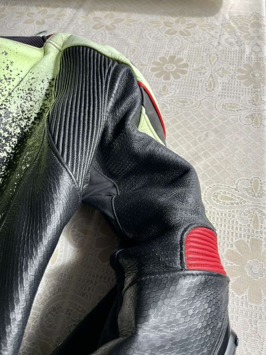 Кожен костюм REVIT