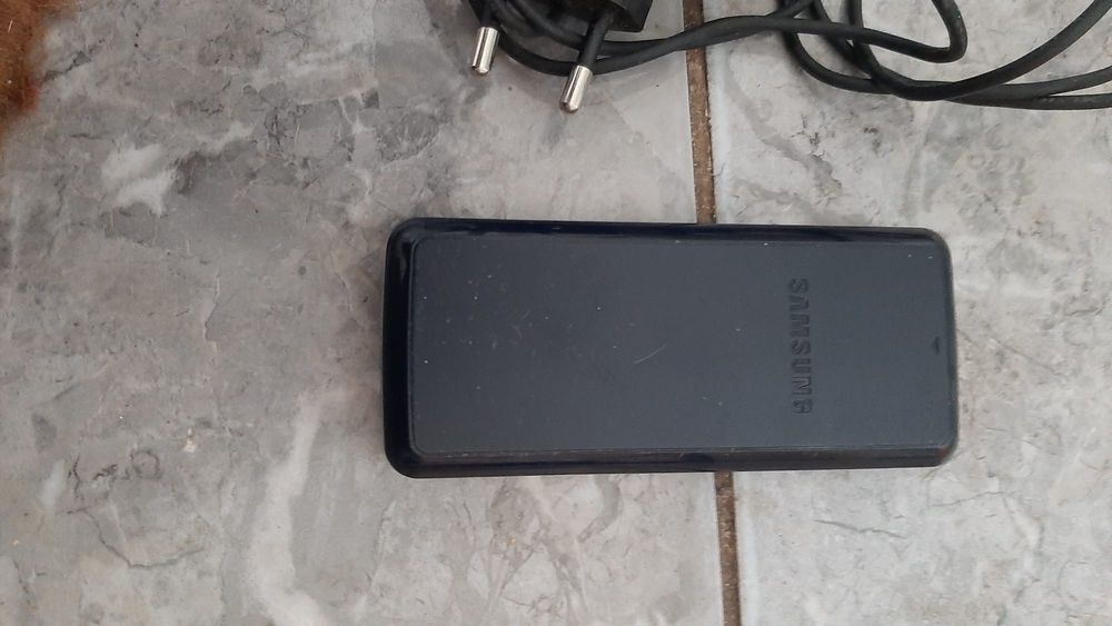 Vind Samsung E 1110,liber rețea,inclusiv Digi,cu incarcator