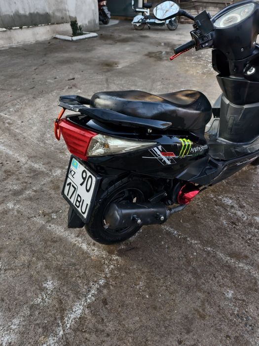 Продается скутер м8