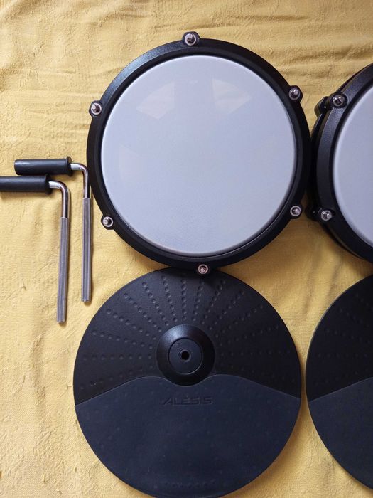 Електронни падове на Alesis