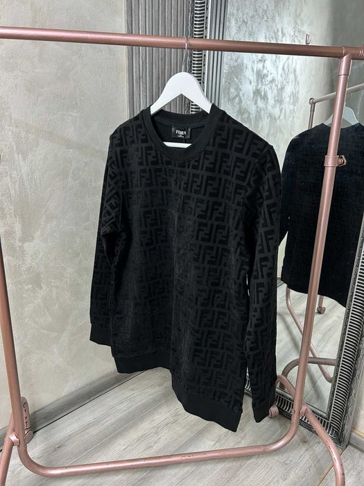 Мъжки блузи и суичери в черен цвят