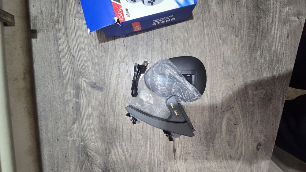 Зарядно за джойстик PS 4 Slim