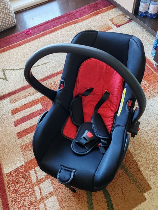 Продам детскую коляску  3 в 1