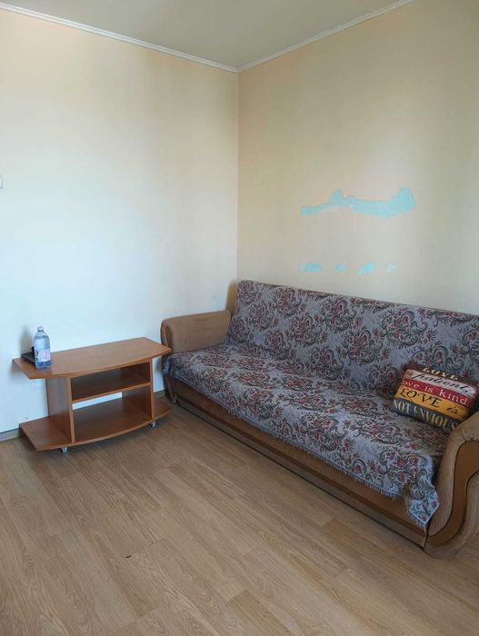 Apartament semidecomandat cu trei camere
