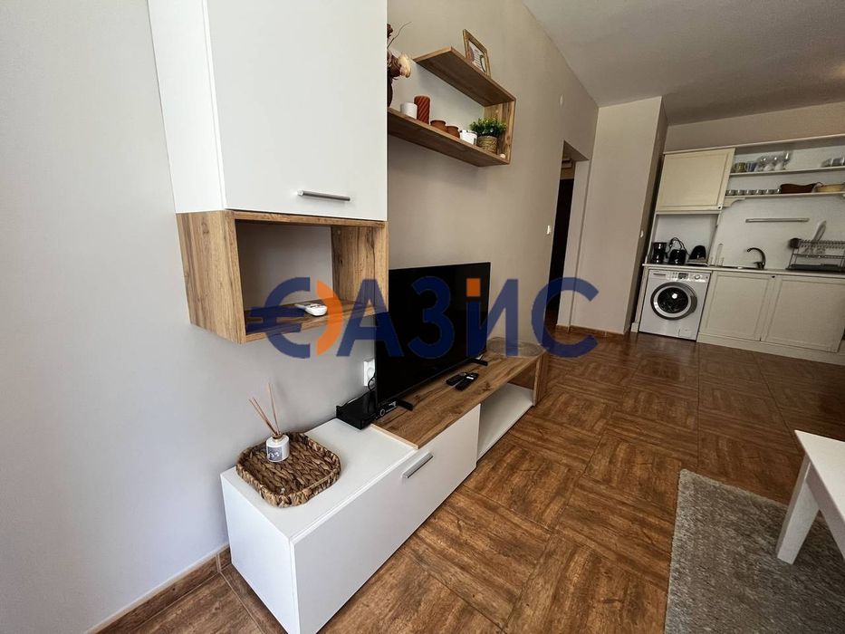 Продава се Двустаен апартамент в Свети Влас - 70 кв.м за 1928 €/кв.м - Снимка #8
