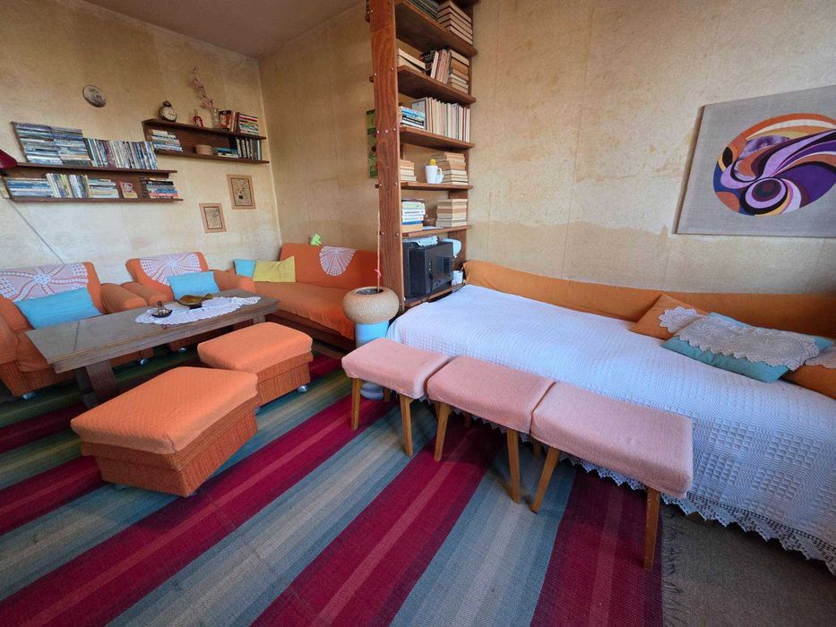 Продава се Двустаен апартамент в Казанлък - 65 кв.м за 1154 €/кв.м - Снимка #1