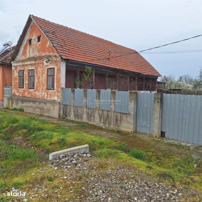 Casa cu Gradina si Teren, 4636 MP. Ghertenis