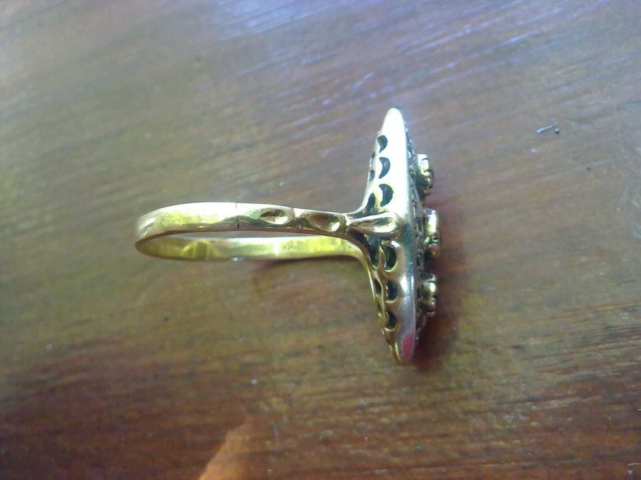 стар златен 18к. пръстен с диаманти и сапфири