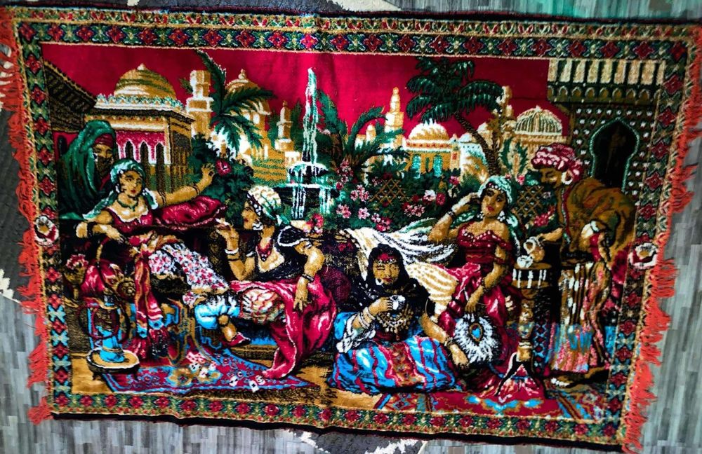 Vând carpete cu rapirea din sarai