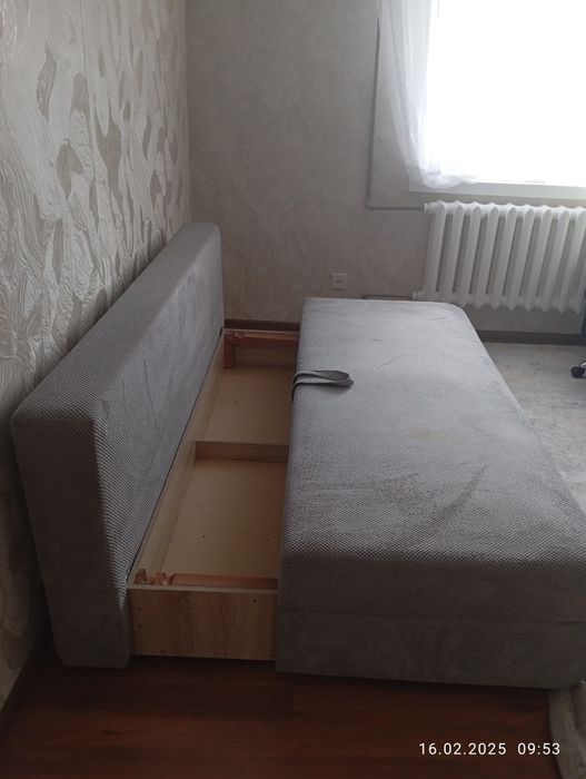 Продам диван тахту.