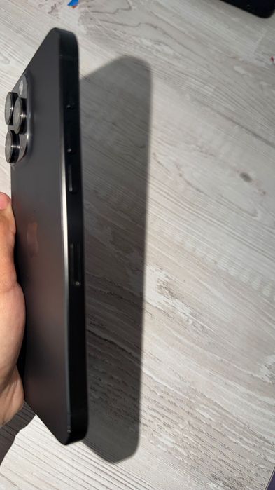 Vând IPhone 15 Pro Max-256GB-stare foarte bună