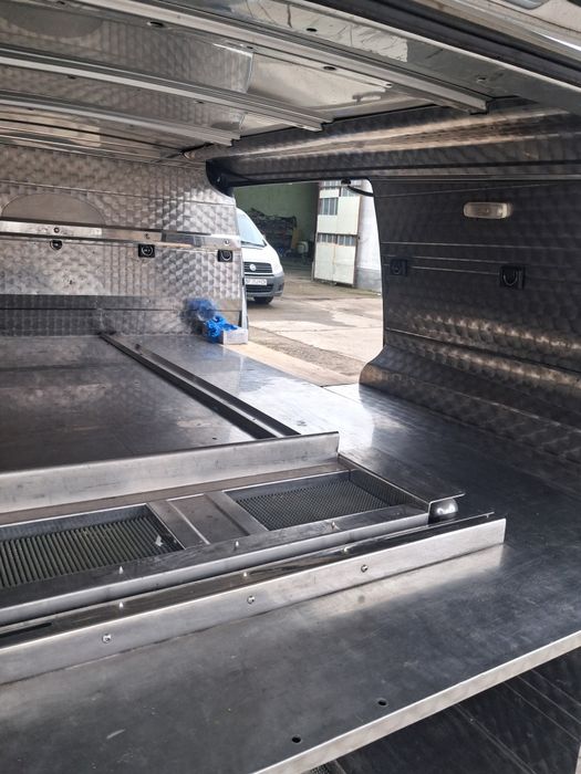 Продавам катафалка мерцедес вито