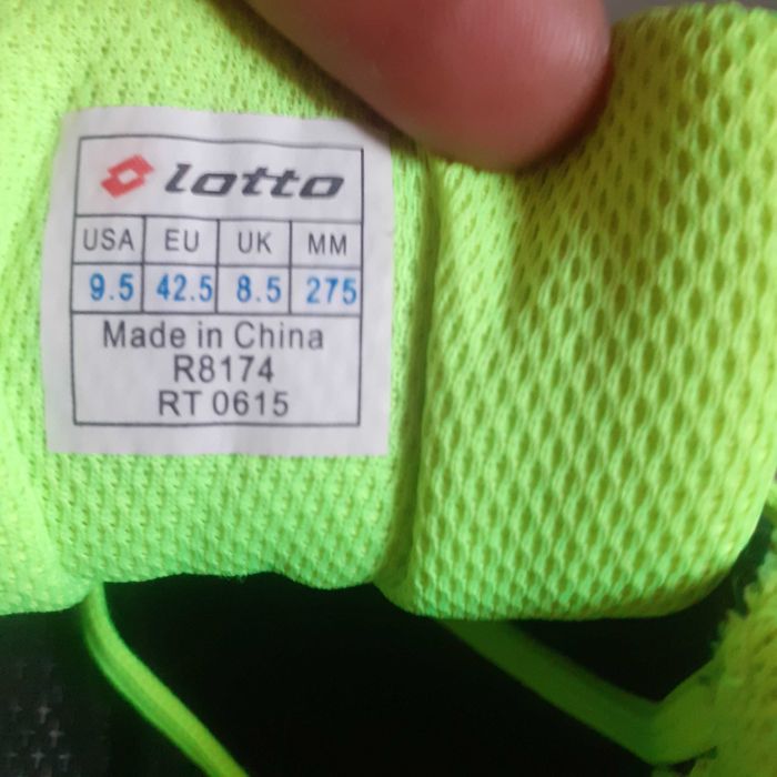 Vand adidasi fotbal Lotto Futsal originali, 42, pret 80 lei