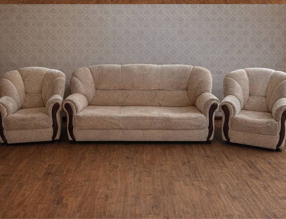Divan yumshoq mebil