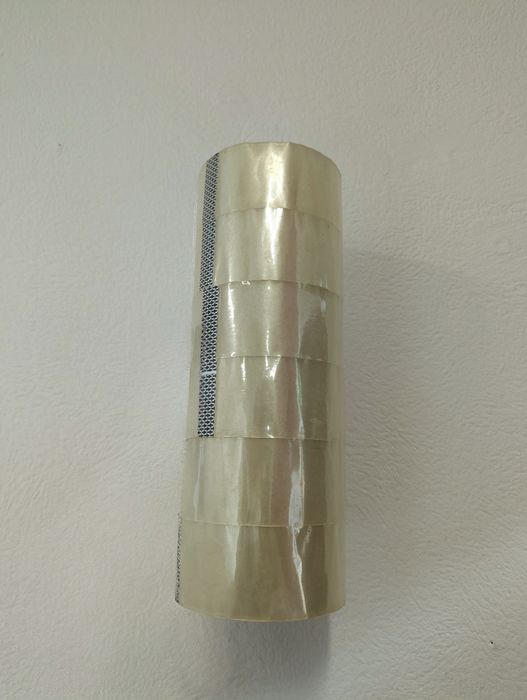 Продам скотч срочно, в одной упаковке по 6 штук