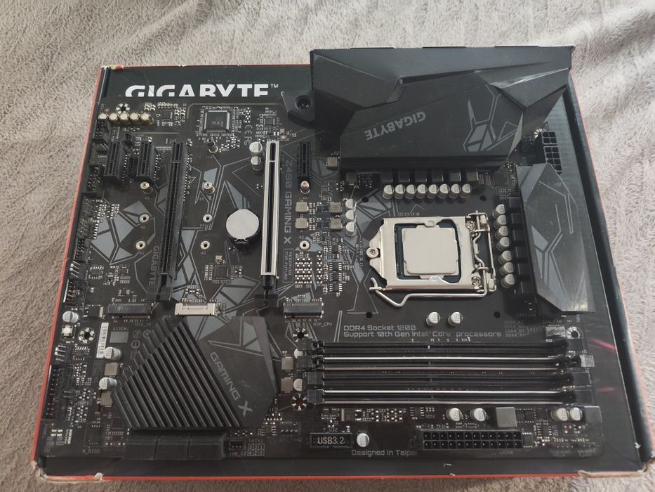 Placă de bază Z490 + i3-10100F